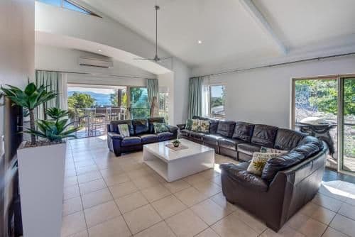 4 bedroom apartment with sea view - Apartment 6