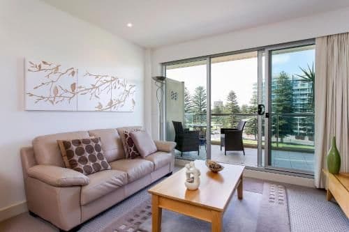 Apartment with Garden View