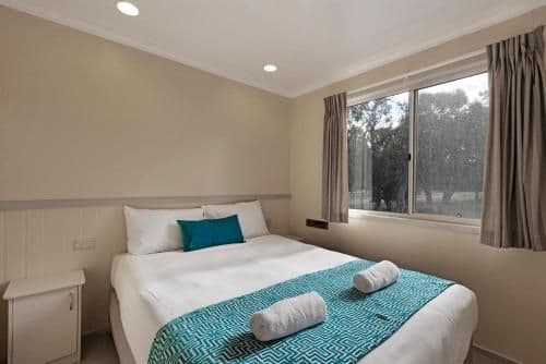Deluxe 2 Bedroom Spa Cabin