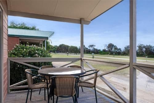 Deluxe 2 Bedroom Cabin - Sleeps 5