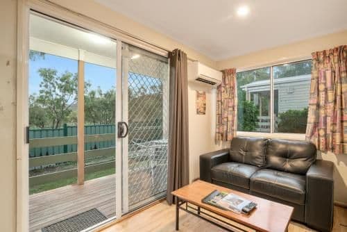 Deluxe 2 Bedroom Cabin - Sleeps 5