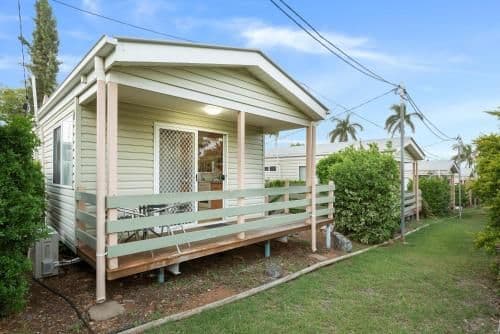Deluxe 2 Bedroom Cabin - Sleeps 5