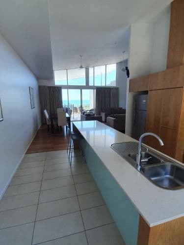 Three Bedroom Ocean View Penthouse with Jacuzzi