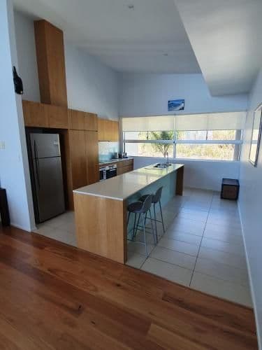 Three Bedroom Ocean View Penthouse with Jacuzzi