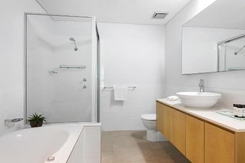 Three Bedroom Ocean View Penthouse with Jacuzzi