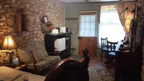 Double Room with Shared Bathroom - The Old Workshop
