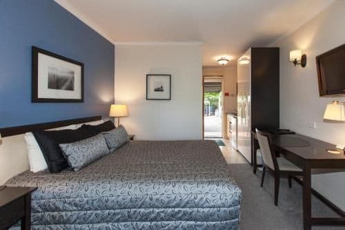 Executive Queen Suite