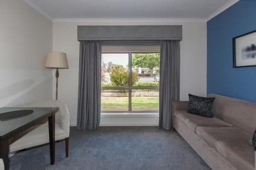 Executive Queen Suite