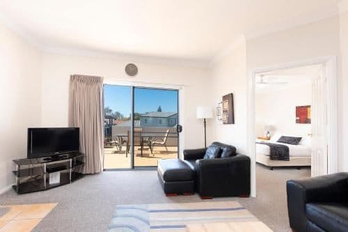 2 Bedroom Xtra Lge Gardenview Apartment