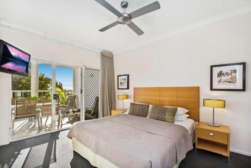 Deluxe Two-Bedroom Apartment with Garden View