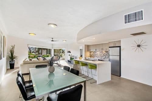 Deluxe Two-Bedroom Apartment with Garden View