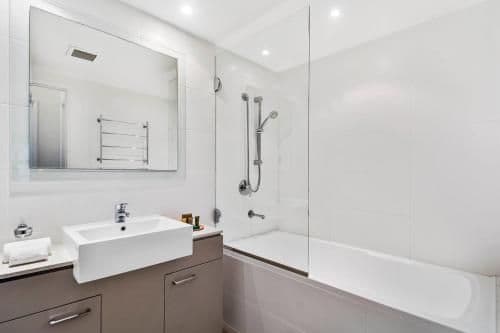 Deluxe Two-Bedroom Apartment with Garden View