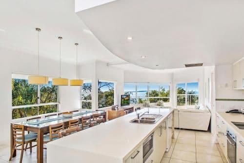 Deluxe Two-Bedroom Apartment with Ocean View