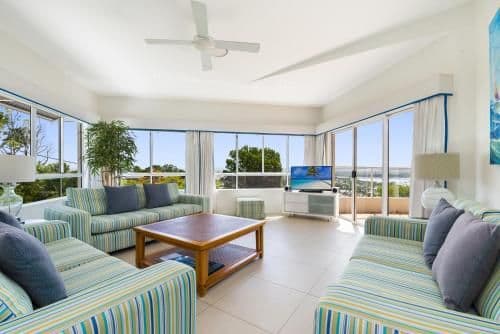 Deluxe Two-Bedroom Apartment with Ocean View