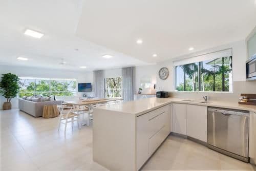 Deluxe Two-Bedroom Apartment with Ocean View