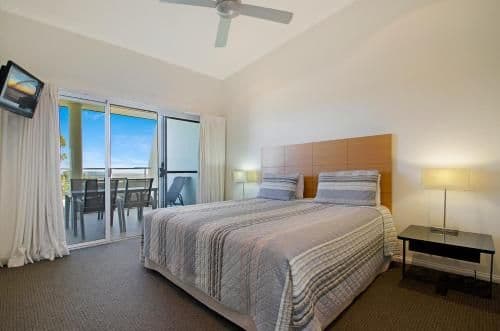 Deluxe Two-Bedroom Apartment with Ocean View