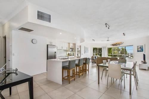 Deluxe Two-Bedroom Apartment with Garden View