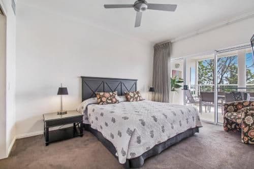 Deluxe Two-Bedroom Apartment with Ocean View
