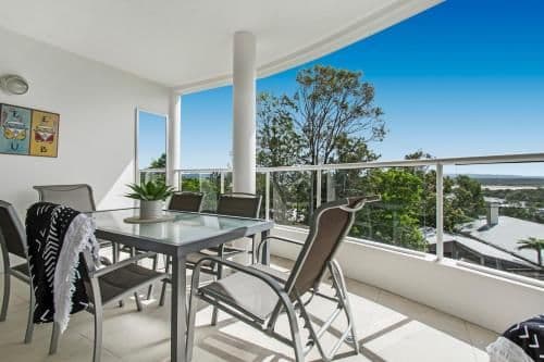 Deluxe Two-Bedroom Apartment with Ocean View