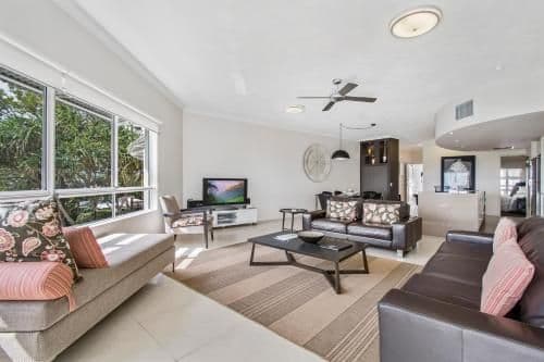 Deluxe Two-Bedroom Apartment with Ocean View