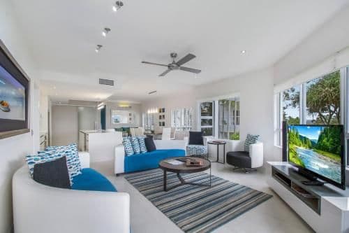 Deluxe Two-Bedroom Apartment with Ocean View