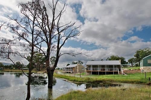 Three-Bedroom Cottage with Water View