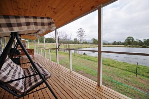 Three-Bedroom Cottage with Water View