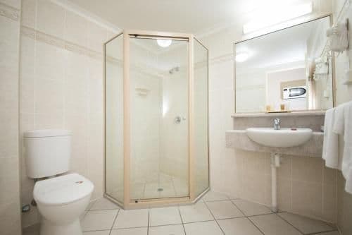 Deluxe Queen Room with Two Single Beds