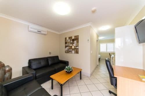 Executive Queen Suite with Sofa