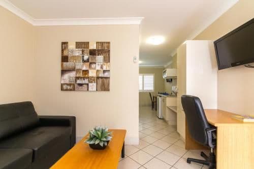 Executive Queen Suite with Sofa