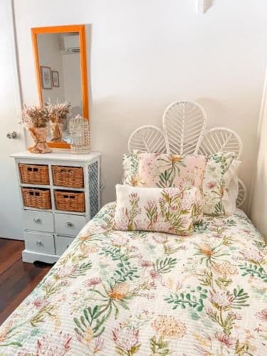 Twin Room with Private Bathroom