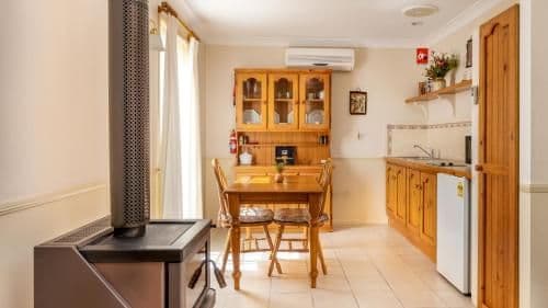 Studio Cottage with Spa Bath