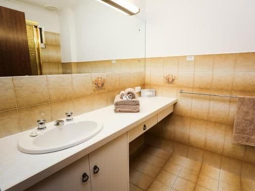 Standard Queen Room - Upstairs