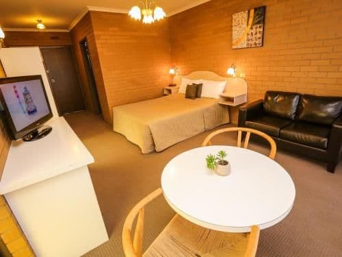 Standard Queen Room - Upstairs