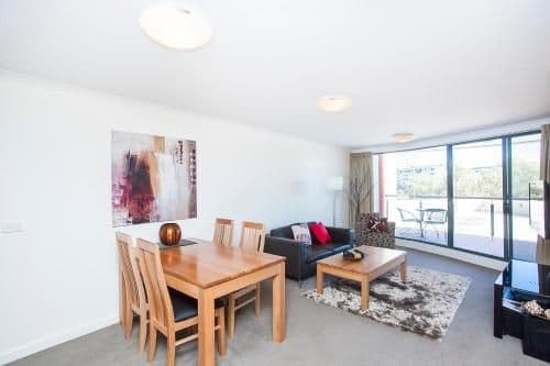 Luxury One-Bedroom Apartment - City