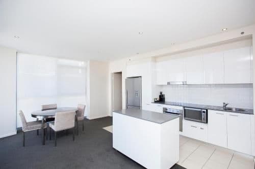 Luxury One-Bedroom Apartment - City