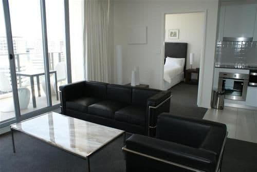 Luxury One-Bedroom Apartment - City