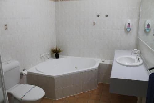 Deluxe Family Room with Spa Bath