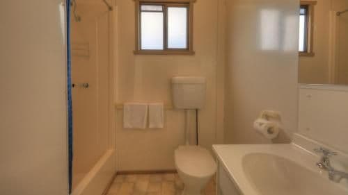 Cabin (4 guests)