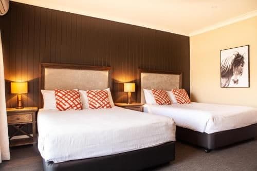Studio with Two Queen Beds