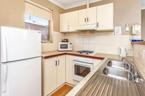 Two Bedroom Apartment (Full Kitchen and Laundry)