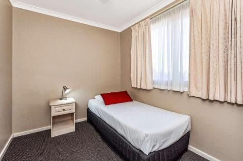 Two Bedroom Apartment (Full Kitchen and Laundry)