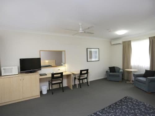 Corporate Queen Room