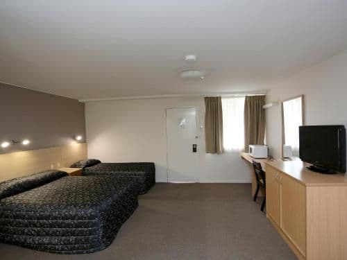Corporate Queen Room