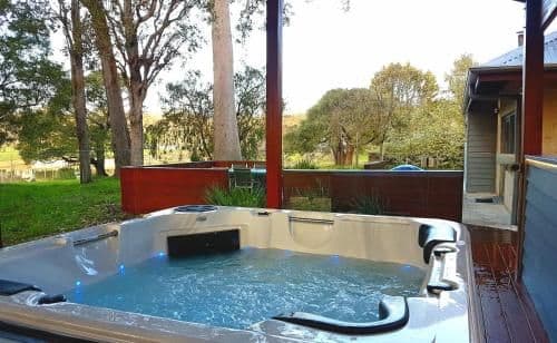 Juniper - Luxury Two-Bedroom Villa with Hot Tub