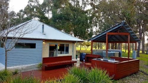Juniper - Luxury Two-Bedroom Villa with Hot Tub