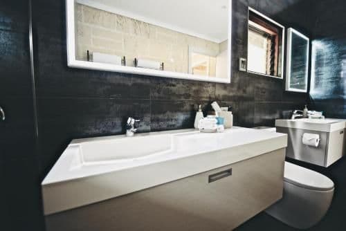 Juniper - Luxury Two-Bedroom Villa with Hot Tub