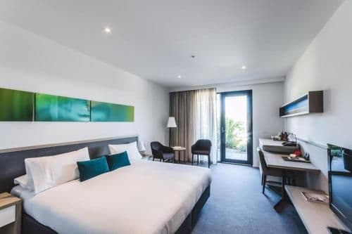Bauer King Room