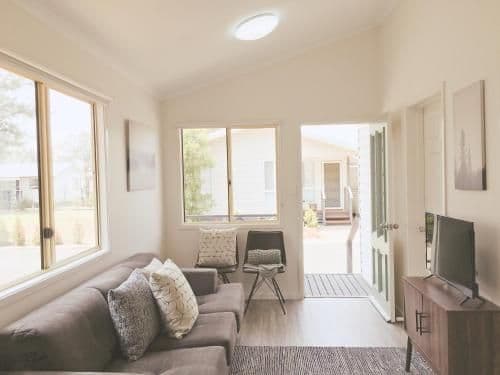 Hometown Cabin (Sleeps 4)