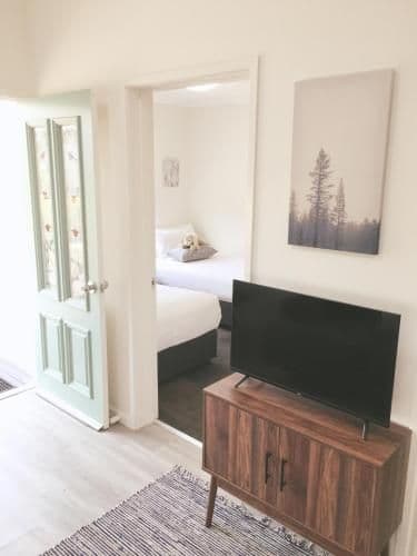 Hometown Cabin (Sleeps 4)